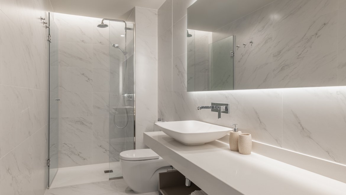 7 Tips for Decorating a Small Bathroom