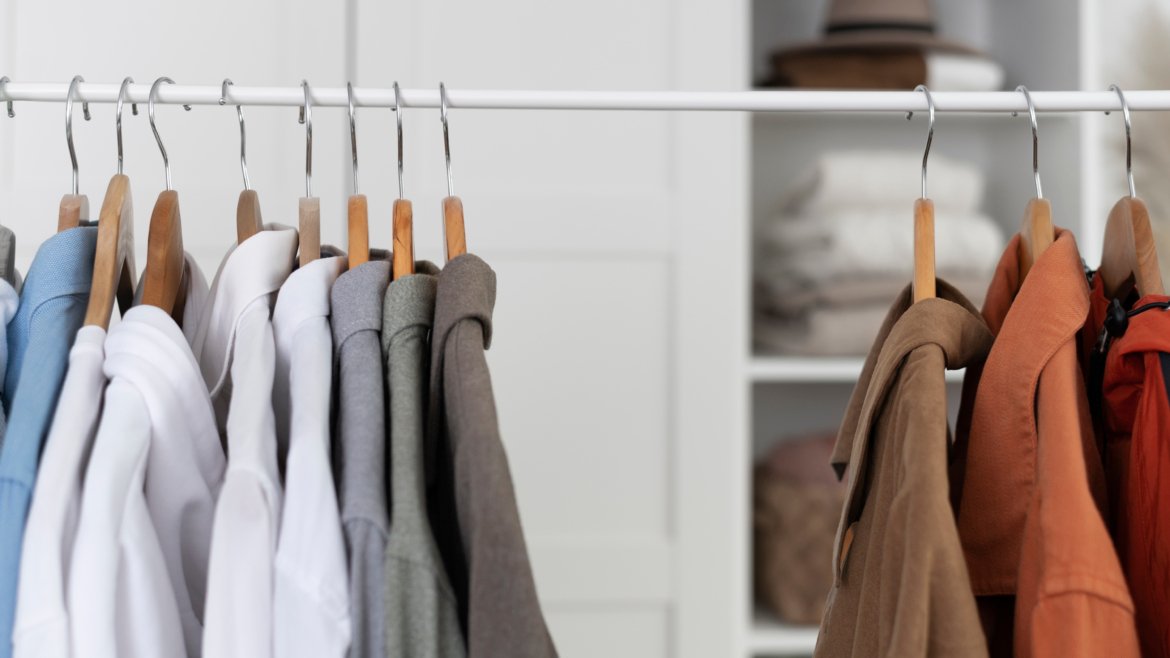 5 Tips for Organizing a Small Closet